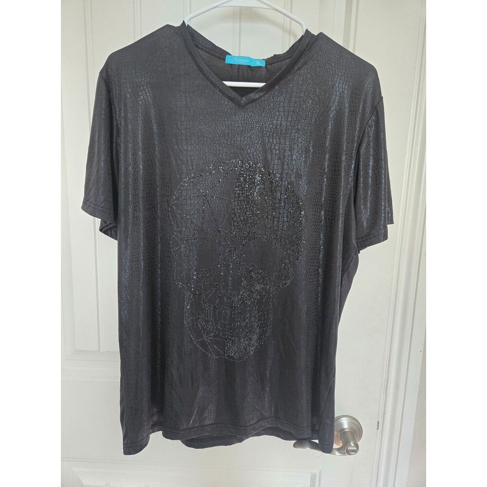 Perruzo Los Angeles Men’s XL Black Rhinestone Skull V-Neck Shirt Faux Reptile